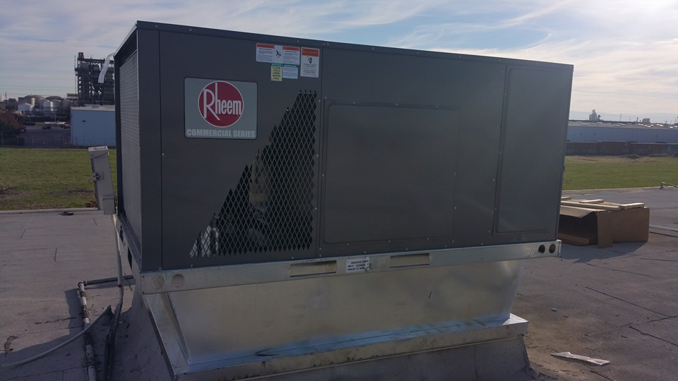 Commercial HVAC technicians